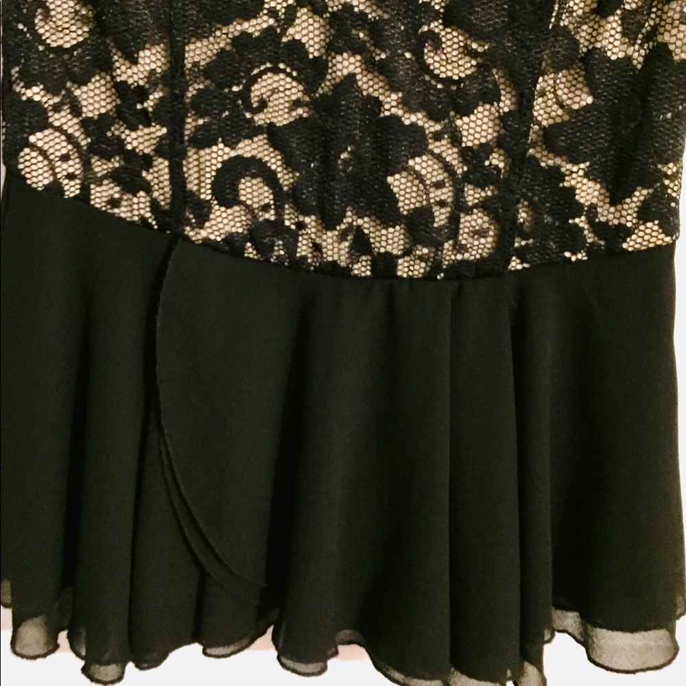 Lace & Ruffle Blouse - Picture 3 of 3